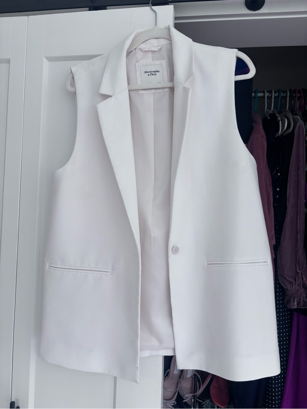 Abercrombie & Fitch White Sleeveless Blazer Vest